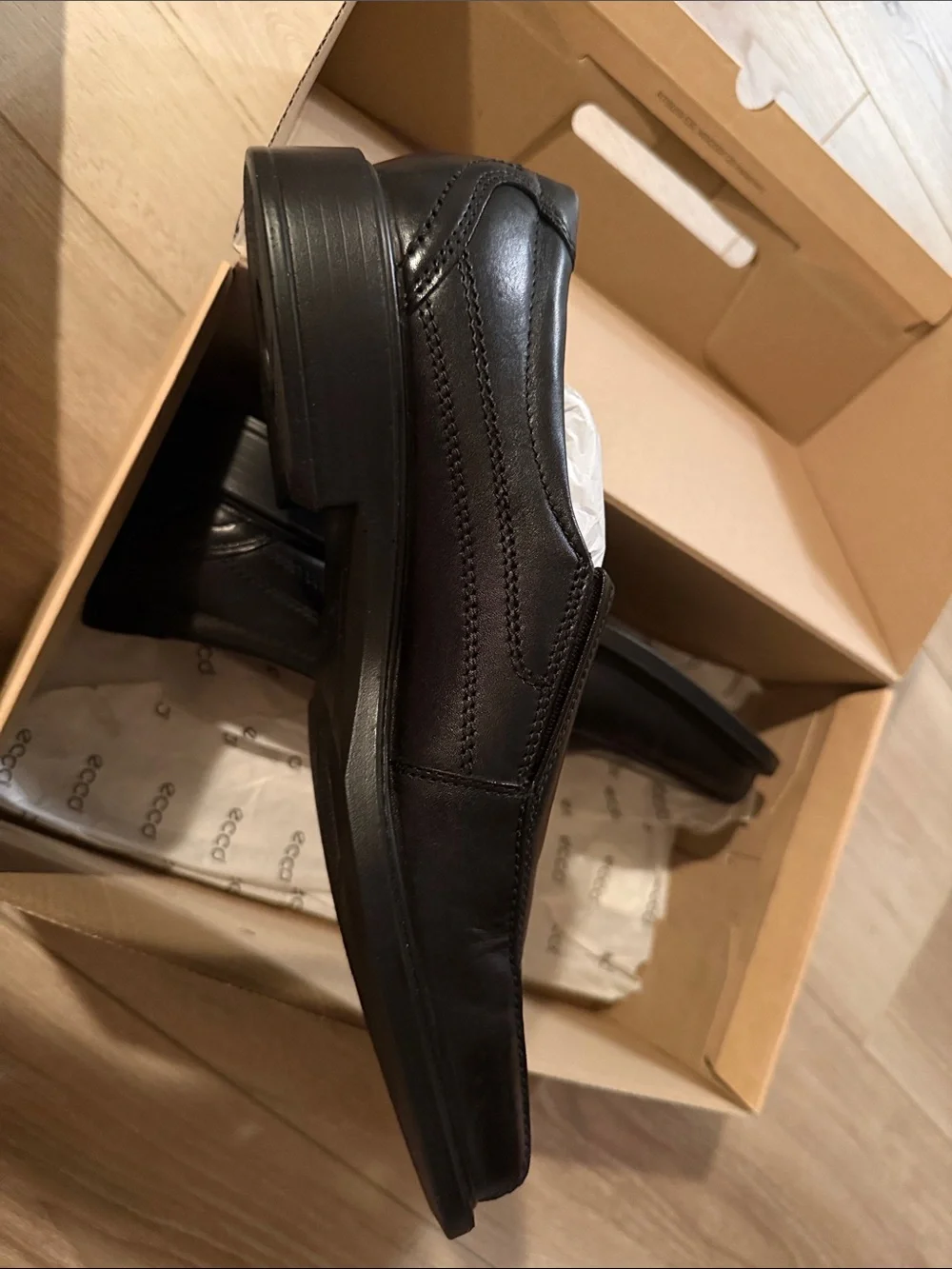 BRAND NEW- Ecco Black Leather Slip-On Loafers